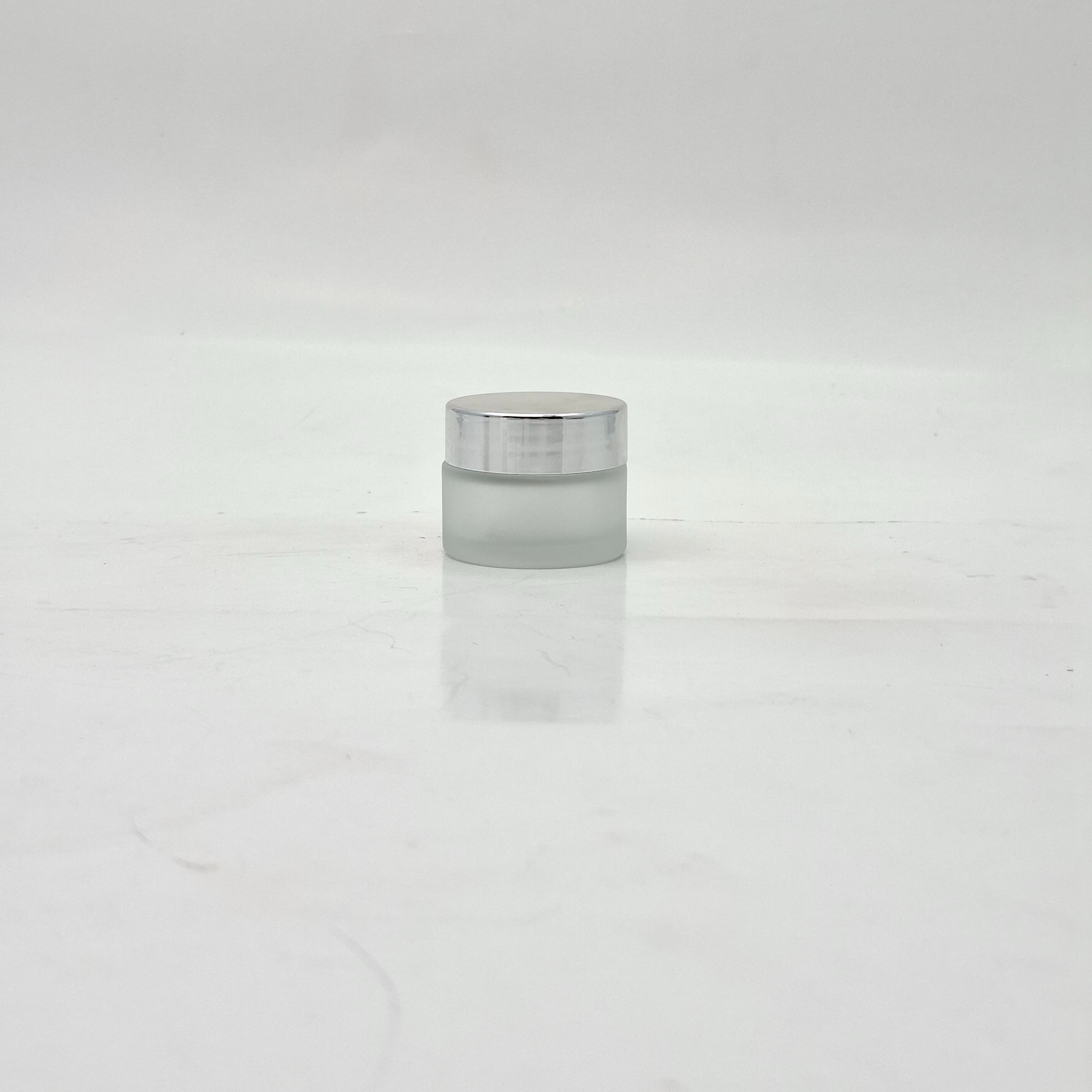 Main image of 15ml Frosted Glass jar - Silver Lid